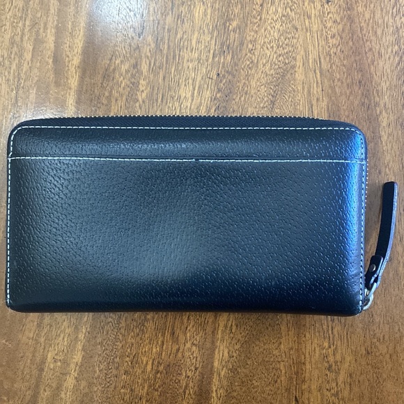 Kate Spade Black Wallet - Picture 2 of 8
